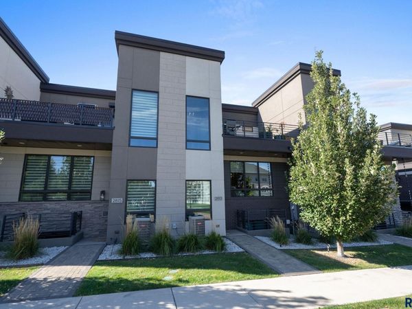 2813 S Terry Ave, Sioux Falls, SD 57106