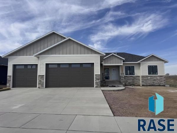 408 E 11th St, Crooks, SD 57020