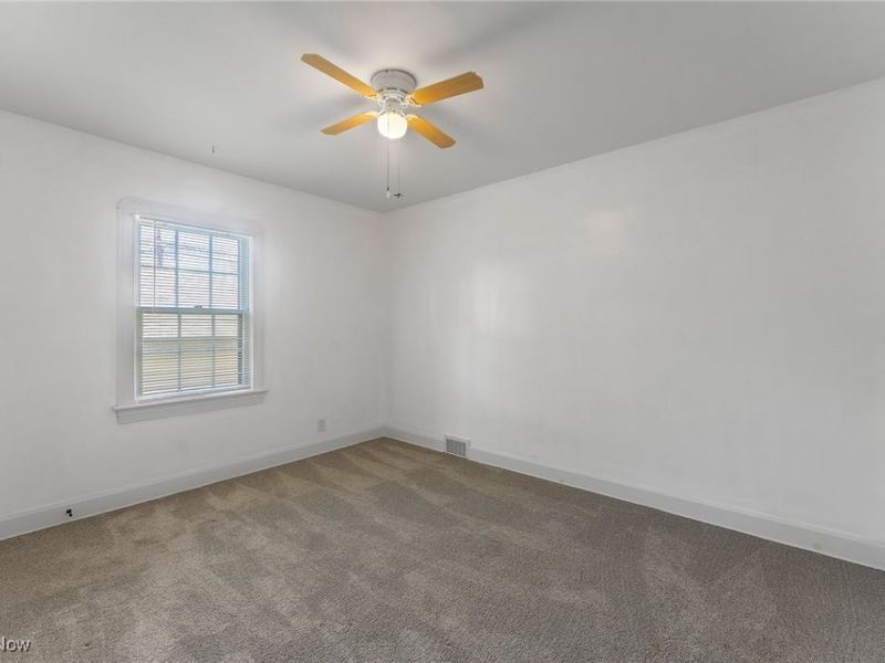 4038 Sunset Boulevard, Youngstown, OH 44512 Photo 18