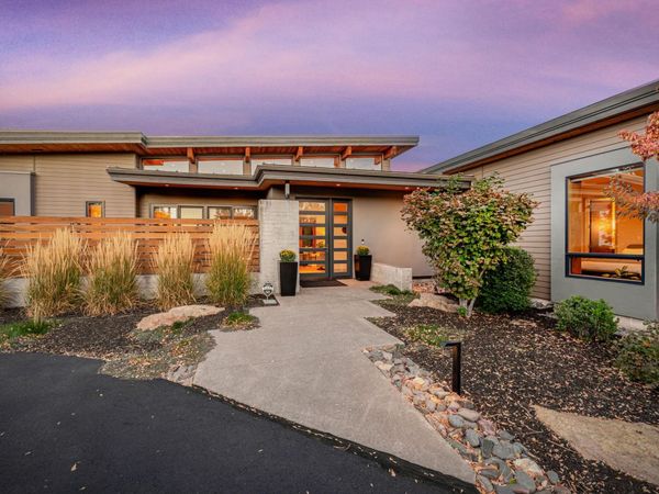 61612 Hosmer Lake Drive, Bend, OR 97702