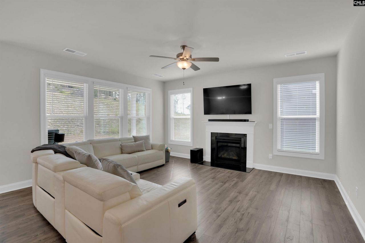 156 Bolter Lane Photo 8