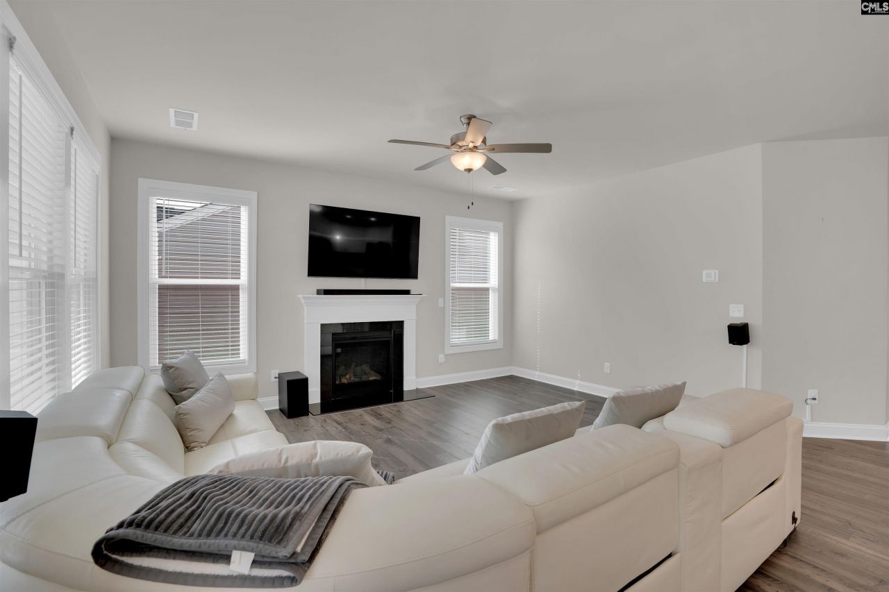 156 Bolter Lane Photo 9