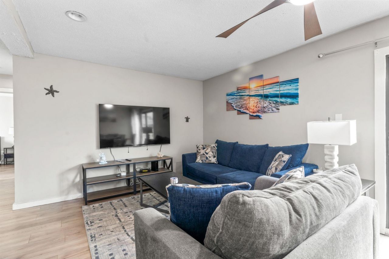 9661 Shore Dr. Photo 18