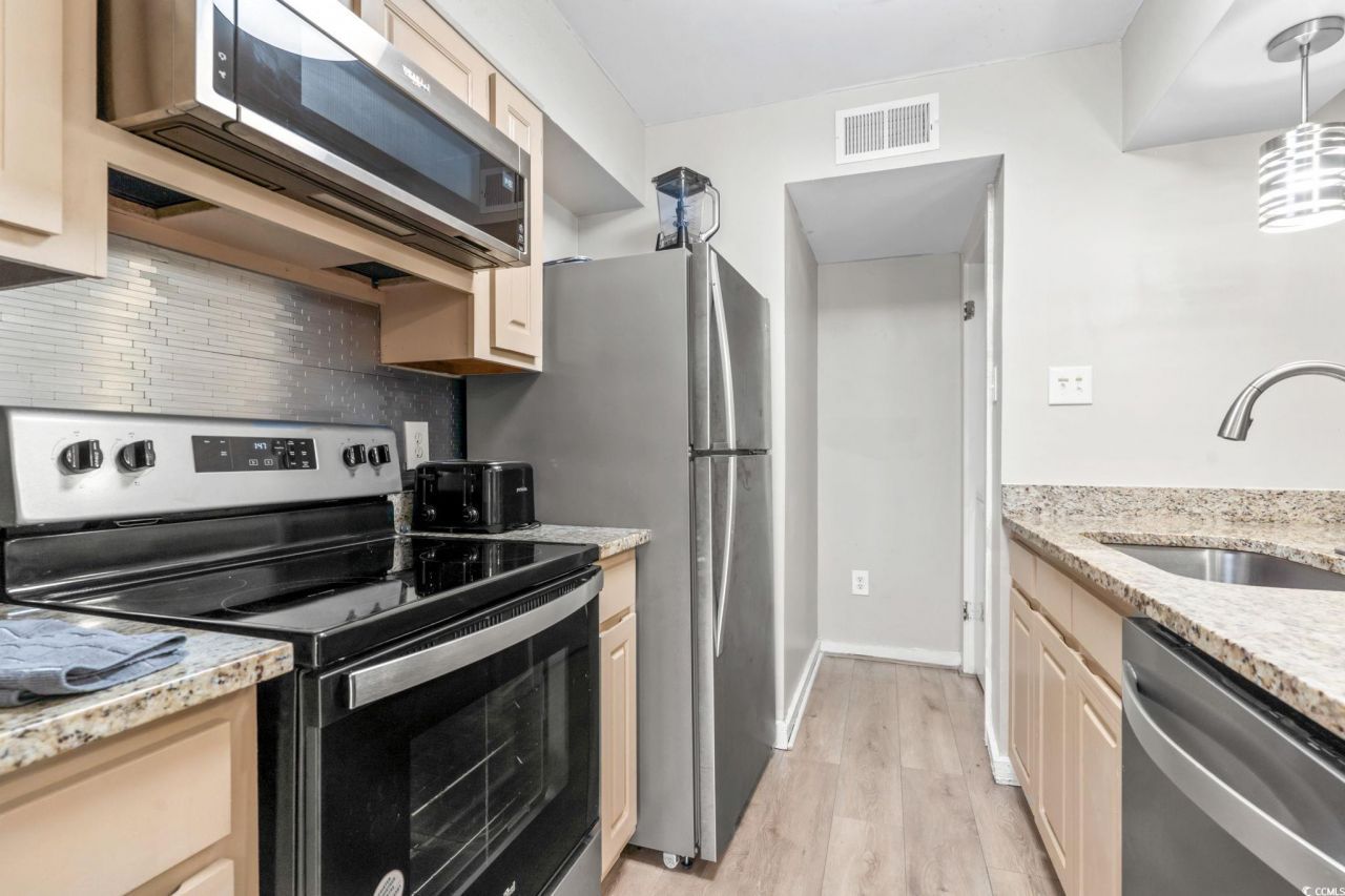 9661 Shore Dr. Photo 21