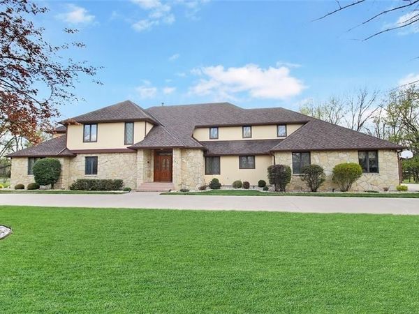 700 Quail Creek Road, Parsons, KS 67357