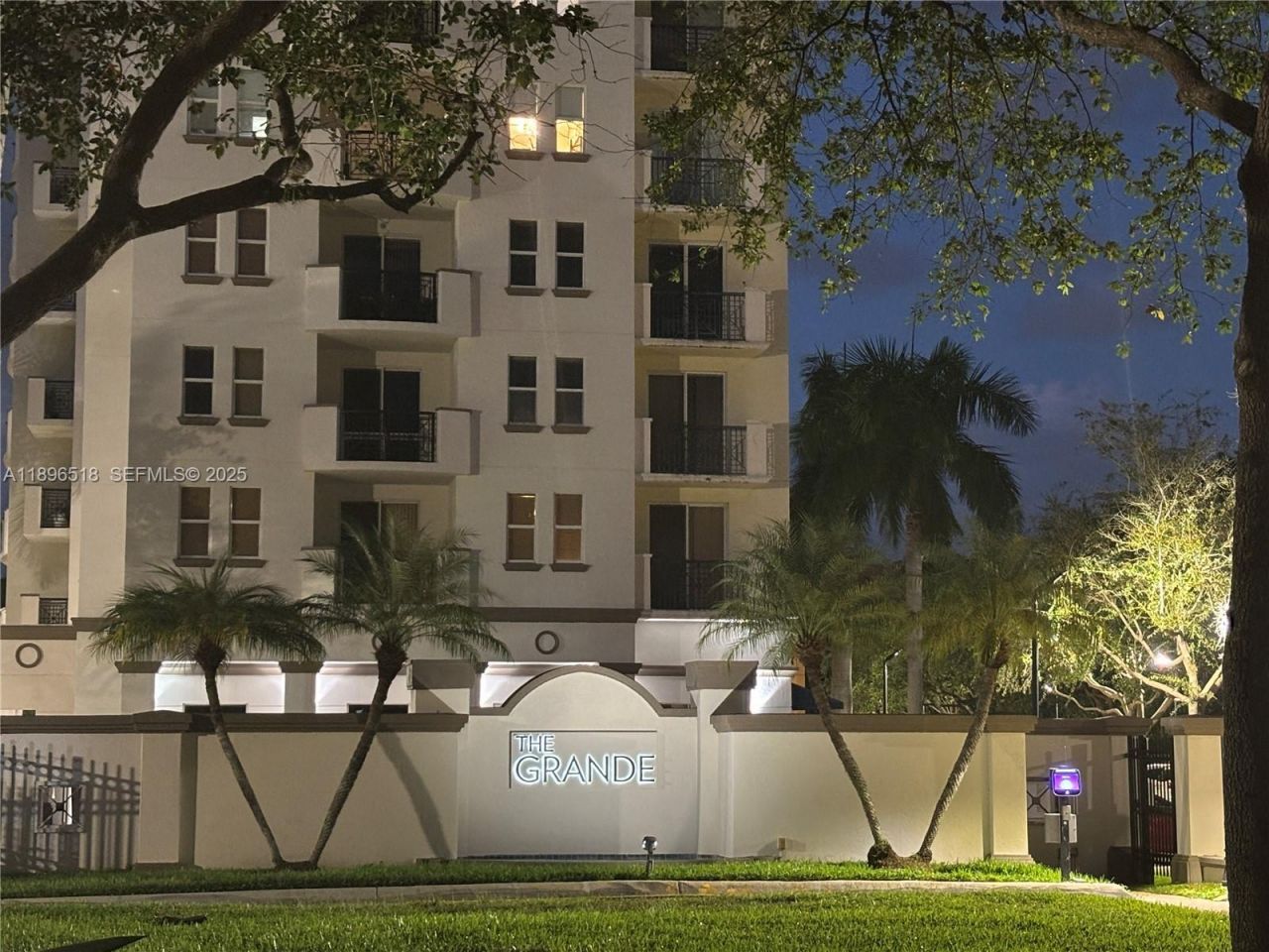 9021 SW 94th St, Unit 707, Miami, FL 33176 Photo