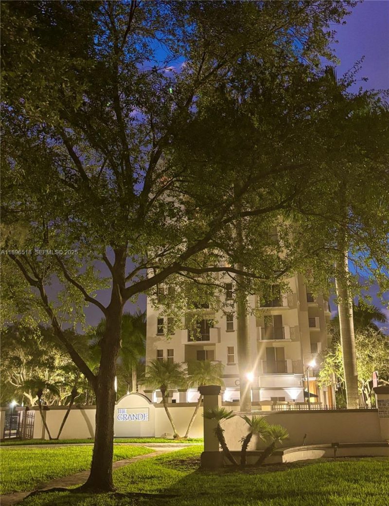 9021 SW 94th St, Unit 707, Miami, FL 33176 Photo