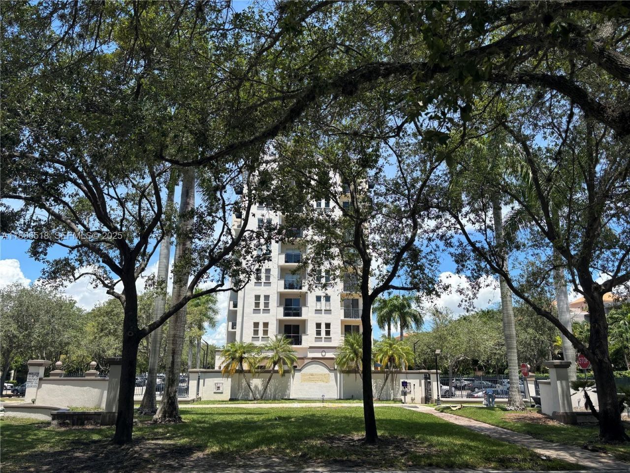 9021 SW 94th St, Unit 707, Miami, FL 33176 Photo