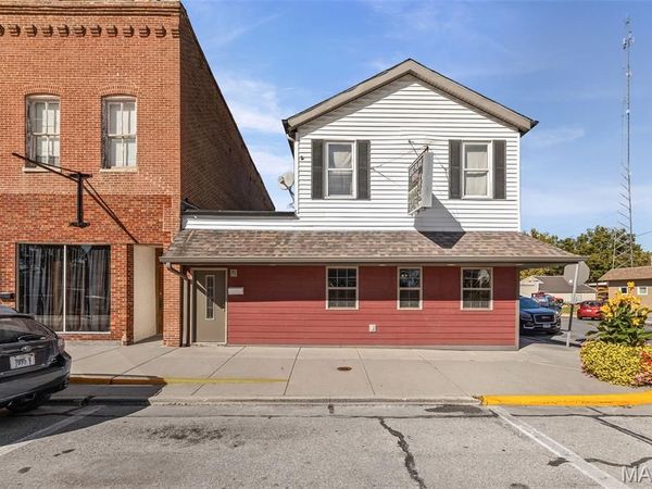 1011 FAIRFAX Street, Carlyle, IL 62231