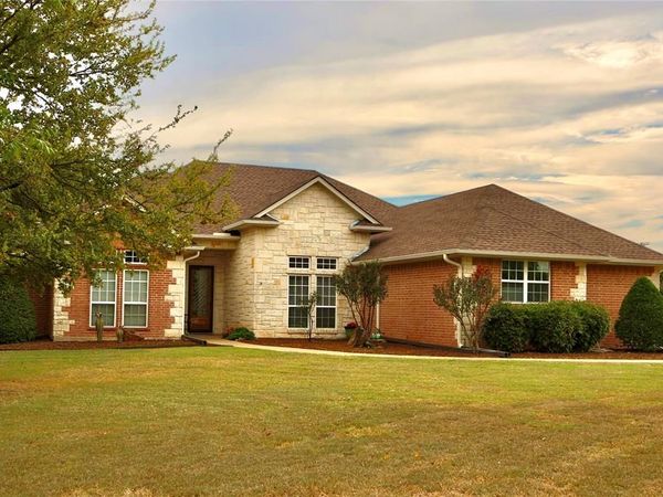 2101 W Emerald Bend Court, Granbury, TX 76049
