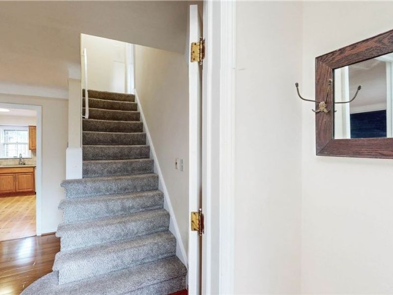 23613 E Baintree Road, Beachwood, OH 44122 Photo 2