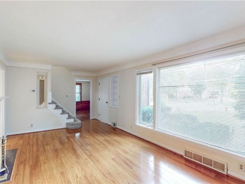 23613 E Baintree Road, Beachwood, OH 44122 Photo 4