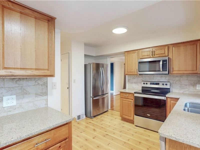 23613 E Baintree Road, Beachwood, OH 44122 Photo 9