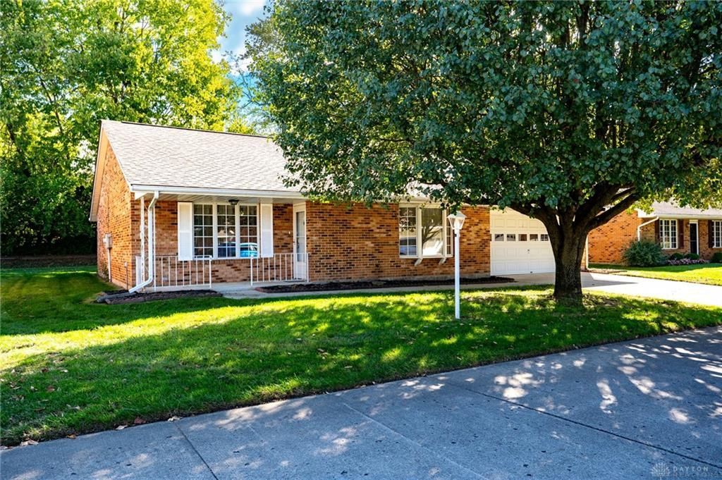 6724 Willow Creek Drive, Dayton, OH 45424 Main Photo