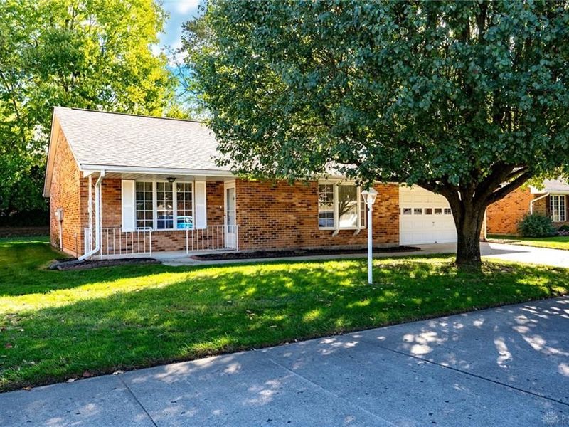 6724 Willow Creek Drive, Dayton, OH 45424 Photo 1