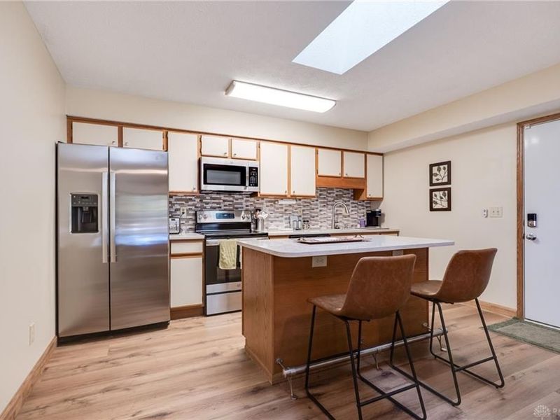 6724 Willow Creek Drive, Dayton, OH 45424 Photo 12