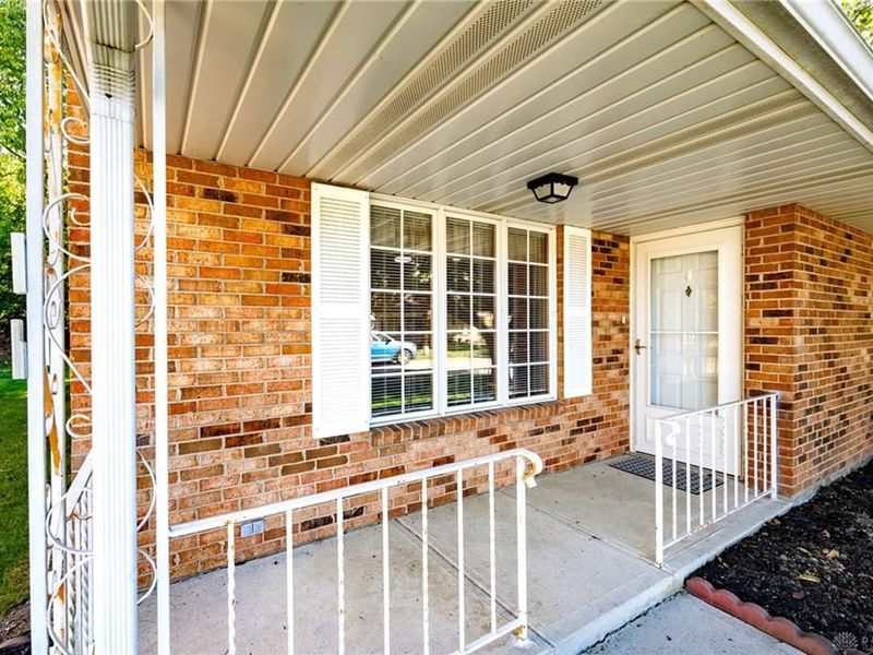 6724 Willow Creek Drive, Dayton, OH 45424 Photo 5