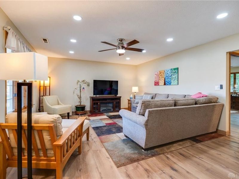 6724 Willow Creek Drive, Dayton, OH 45424 Photo 8