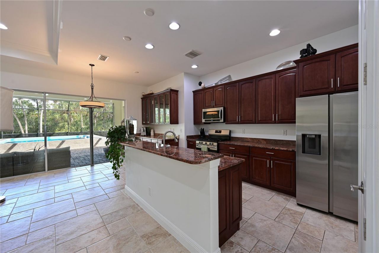 931 Mangrove Edge Court, Bradenton, FL 34208 Photo