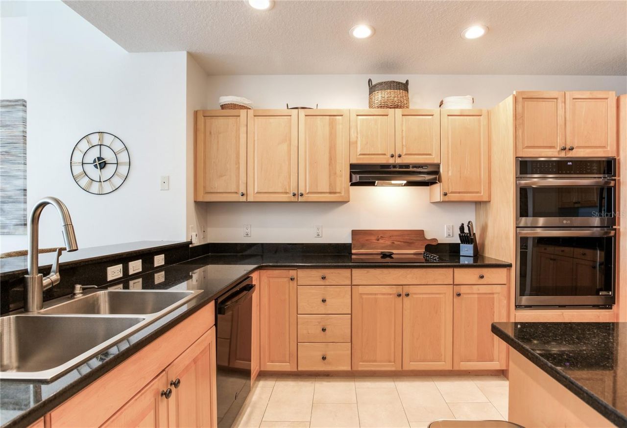 17717 Gulf Boulevard, Unit 606, Redington Shores, FL 33708 Photo