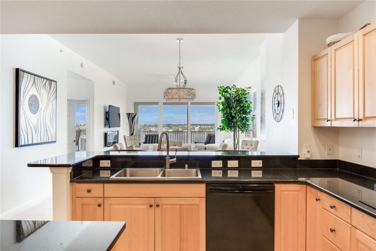 17717 Gulf Boulevard, Unit 606, Redington Shores, FL 33708 Photo