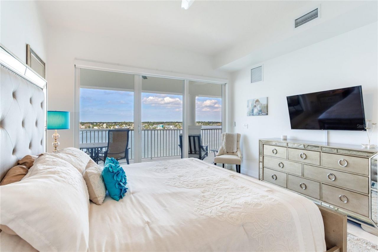 17717 Gulf Boulevard, Unit 606, Redington Shores, FL 33708 Photo