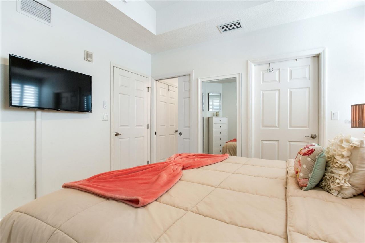 17717 Gulf Boulevard, Unit 606, Redington Shores, FL 33708 Photo