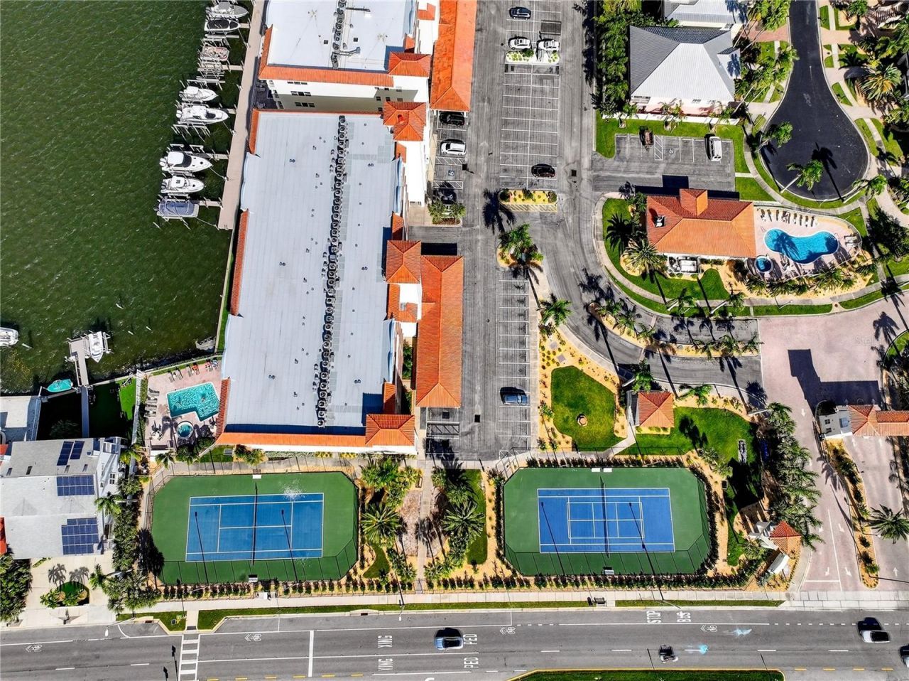 17717 Gulf Boulevard, Unit 606, Redington Shores, FL 33708 Photo