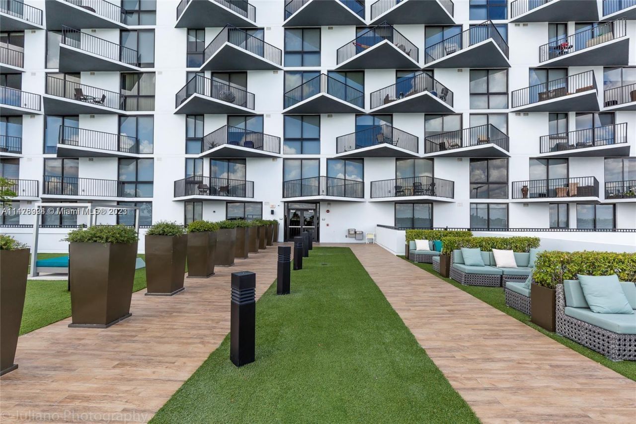 5300 NW 85th Avenue, Unit 1409, Doral, FL 33166 Photo