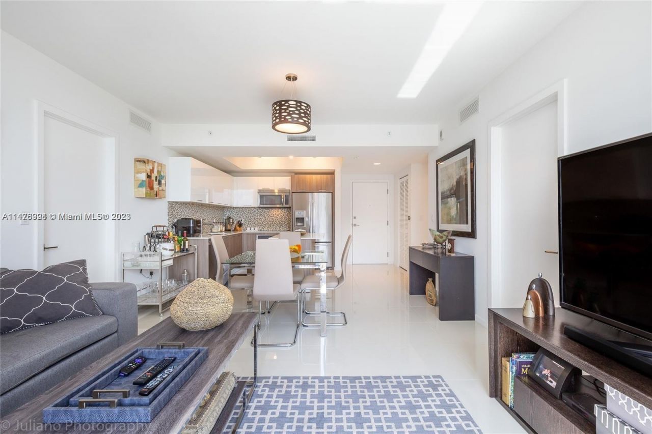 5300 NW 85th Avenue, Unit 1409, Doral, FL 33166 Photo