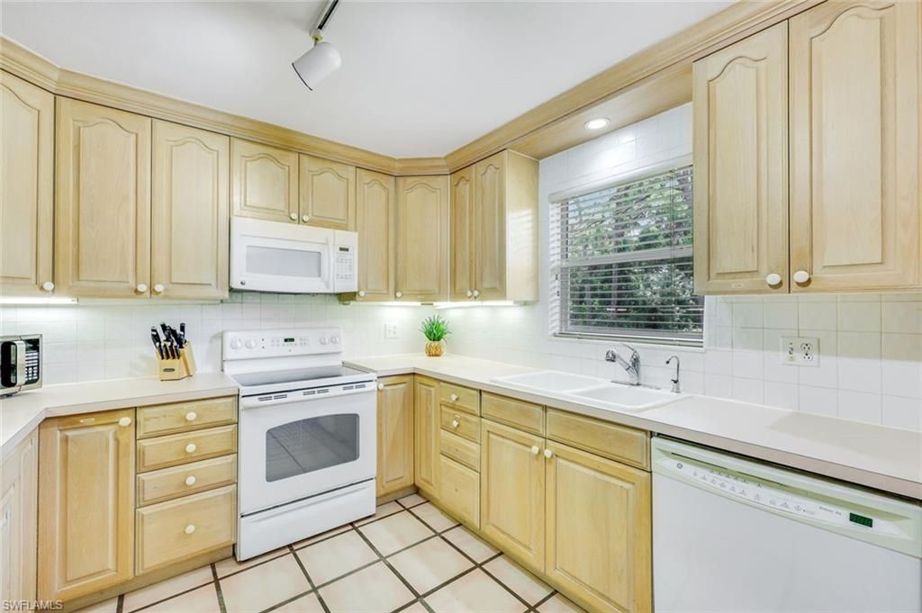131 Cajeput Dr, Naples, FL 34108 Photo