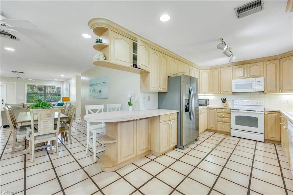 131 Cajeput Dr, Naples, FL 34108 Photo