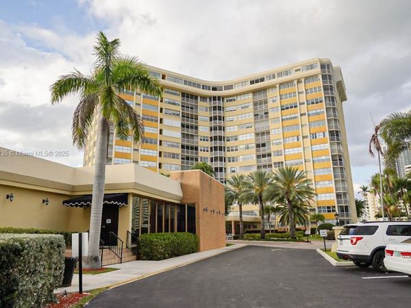 100 Golden Isles Dr, Unit 10, Hallandale Beach, FL 33009