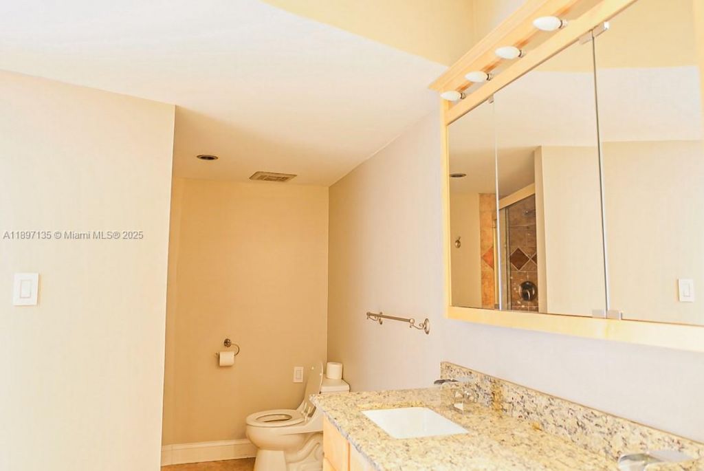 100 Golden Isles Dr, Unit 10, Hallandale Beach, FL 33009 Photo