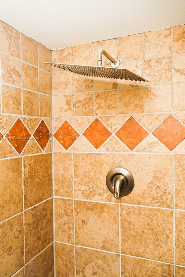 100 Golden Isles Dr, Unit 10, Hallandale Beach, FL 33009 Photo