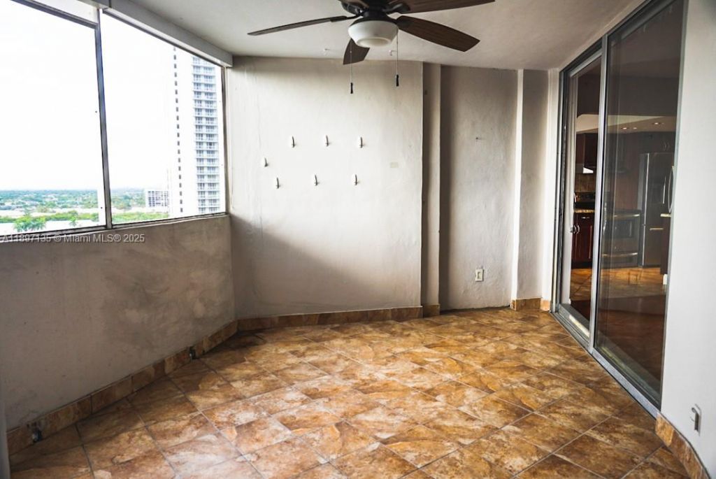 100 Golden Isles Dr, Unit 10, Hallandale Beach, FL 33009 Photo