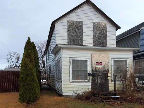 2315 Avenue J, Fort Madison, IA 52627