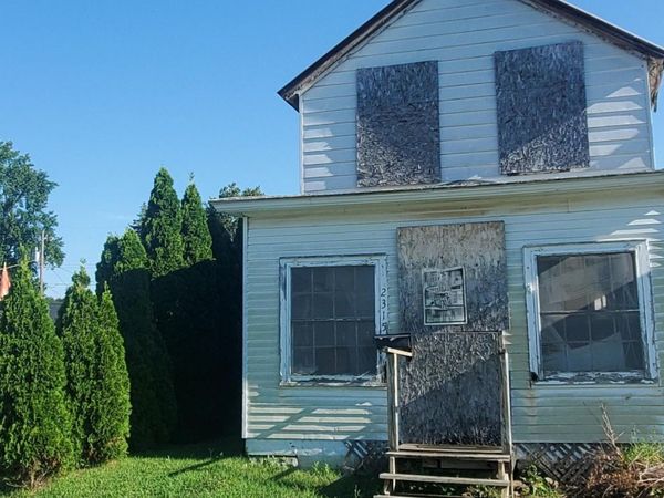 2315 Avenue J, Fort Madison, IA 52627
