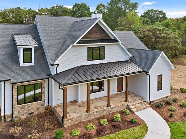 7558 Sawyer Road, Signal Mountain, TN 37377