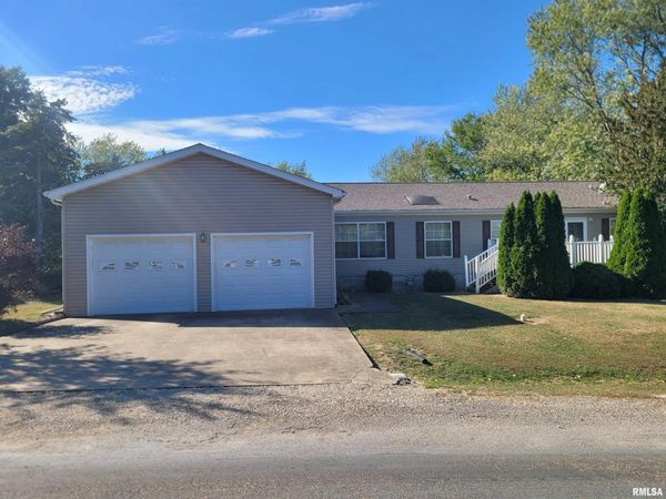 427 N HUN Street, Colchester, IL 62326