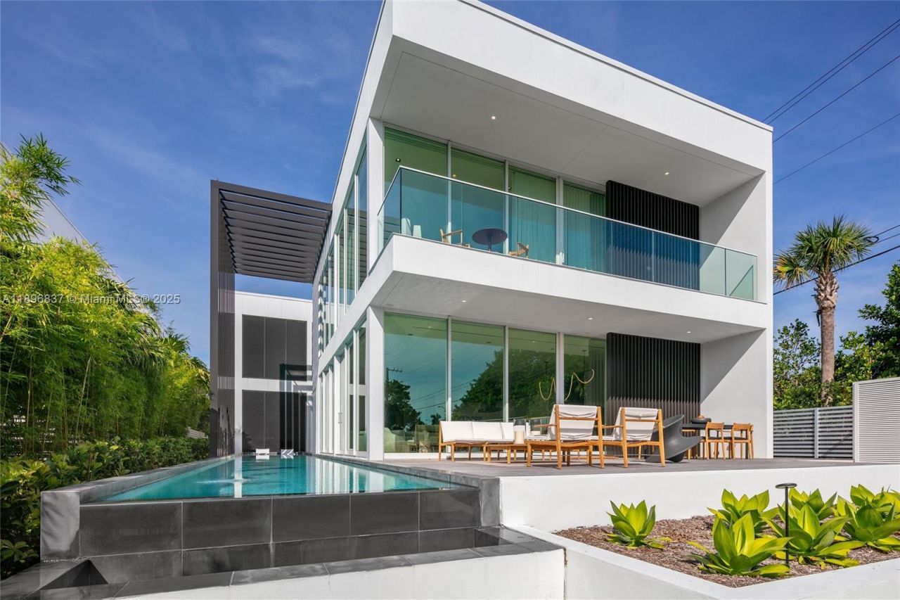 1081 W 48th St, Unit N01, Miami Beach, FL 33140 Photo