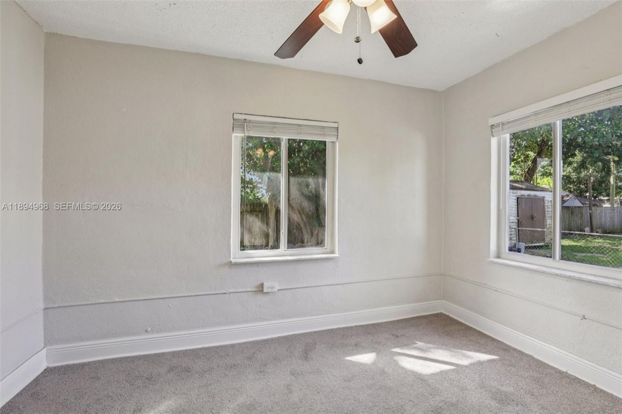 5900 SW 63rd St, South Miami, FL 33143 Photo