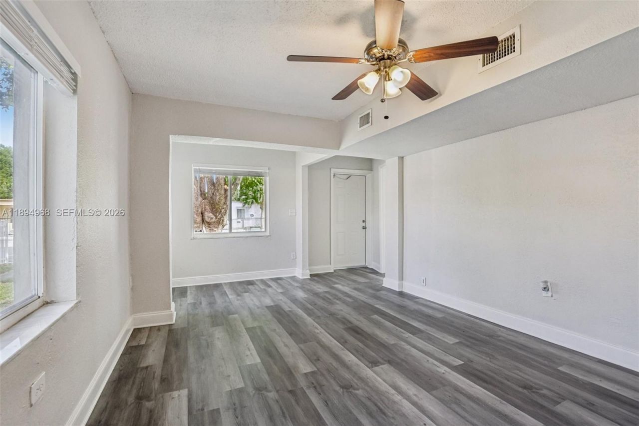 5900 SW 63rd St, South Miami, FL 33143 Photo