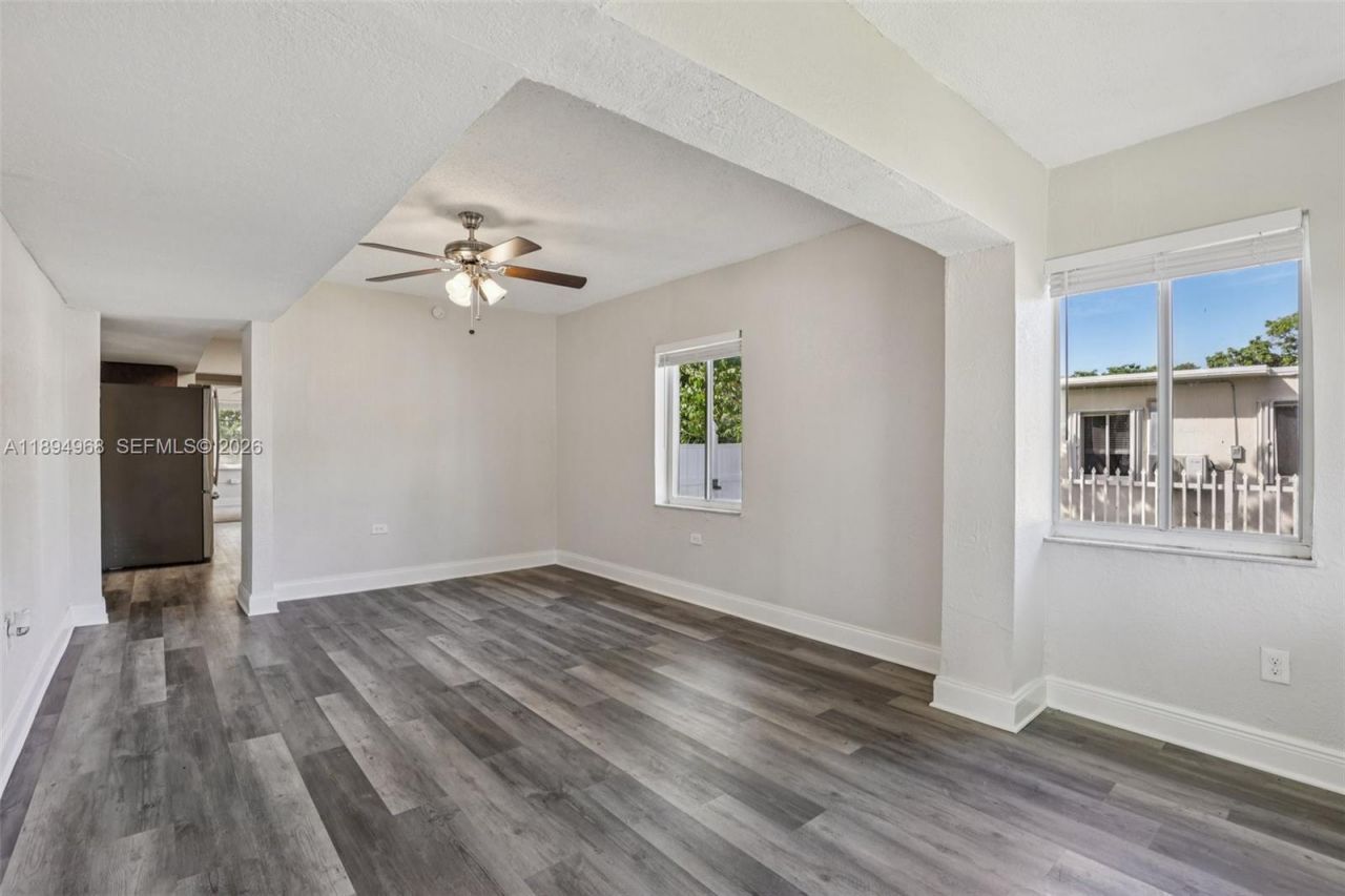 5900 SW 63rd St, South Miami, FL 33143 Photo