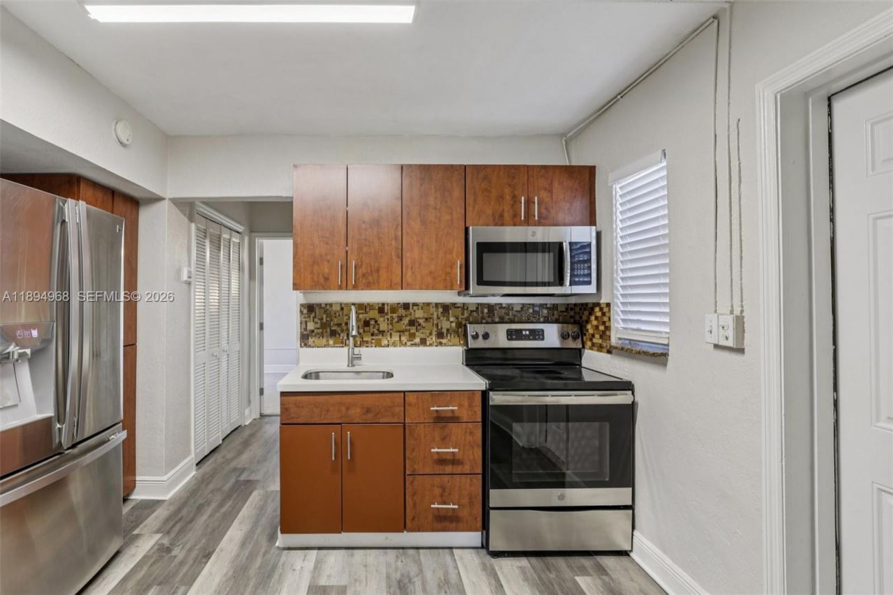 5900 SW 63rd St, South Miami, FL 33143 Photo