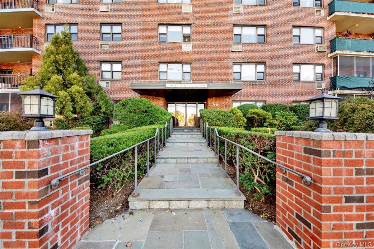 266 Pelham Road, Unit 5H, New Rochelle, NY 10805 Main Photo