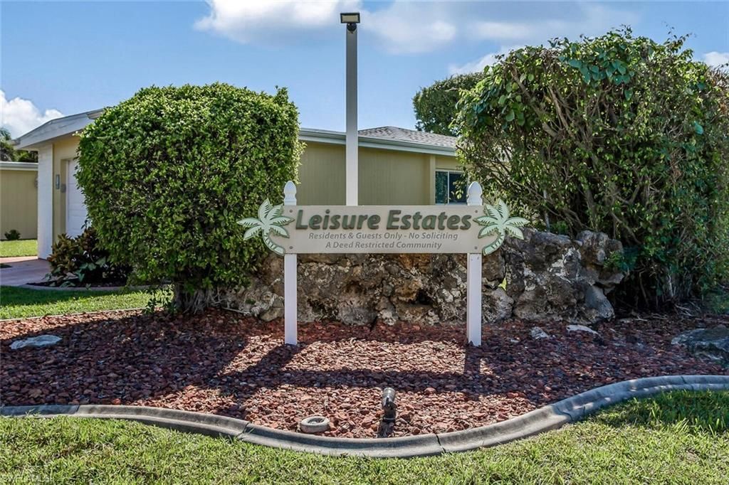 2164 Leisure Ln, Fort Myers, FL 33907 Photo