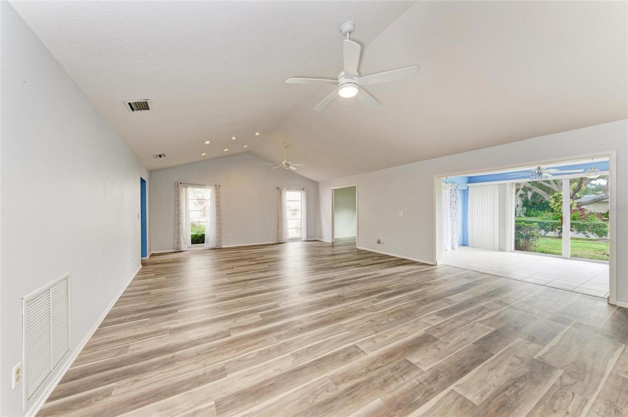 7287 Eleanor Circle, Sarasota, FL 34243 Photo