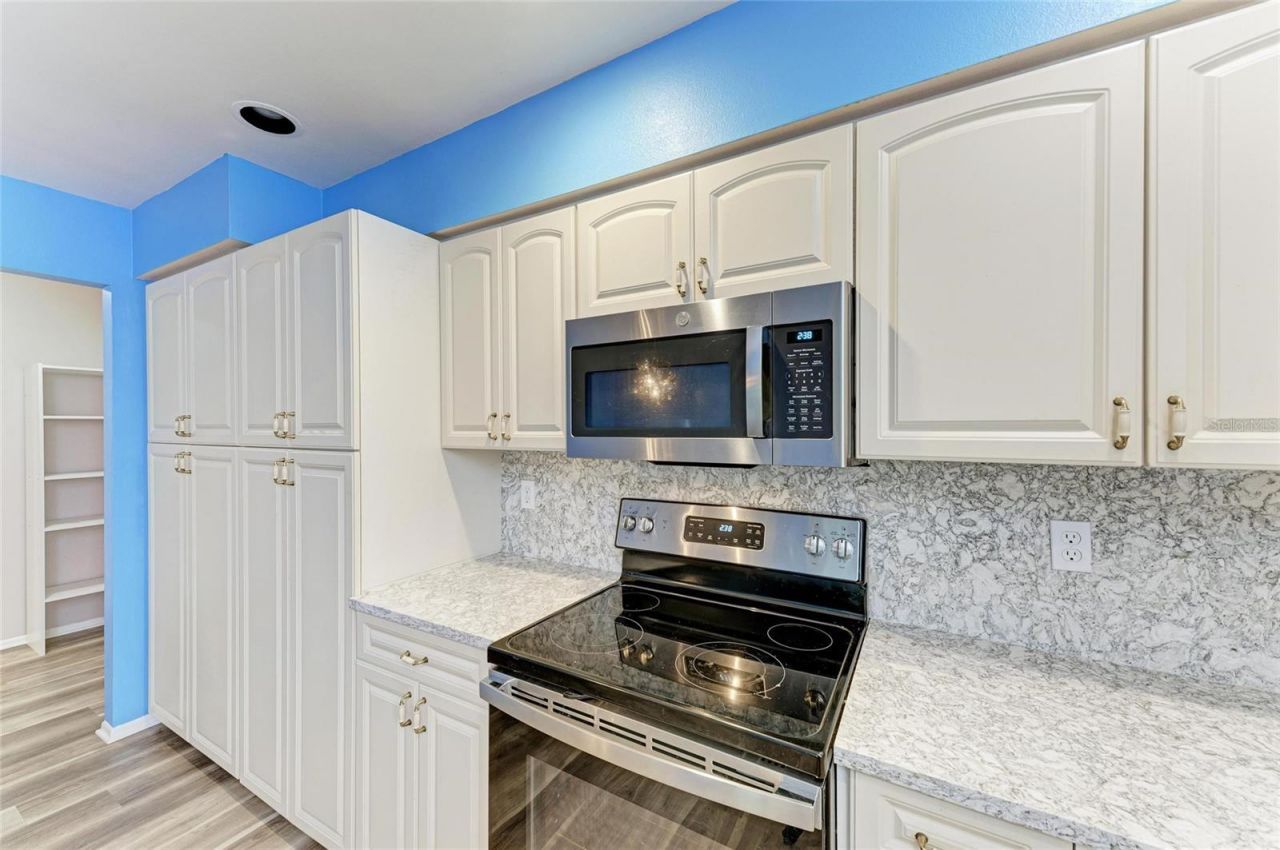 7287 Eleanor Circle, Sarasota, FL 34243 Photo