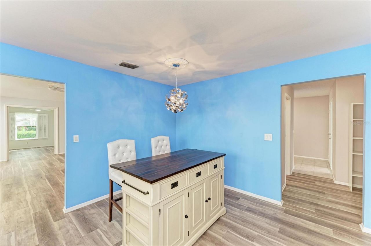 7287 Eleanor Circle, Sarasota, FL 34243 Photo